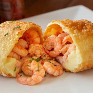 Pastel de Camarão com requeijão cremoso