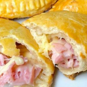 Pastel de presunto com queijo da serra